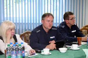 I Zastępca Śląskiego Komendanta Wojewódzkiego Policji insp. Roman Rabsztyn, Naczelnik Wydziału Prewencji KWP w Katowicach nadkom. Dawid Kaszuba, prof. zw. dr hab. Jadwiga Stawnicka.