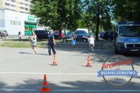 Policjanci egzaminują na kartę rowerową