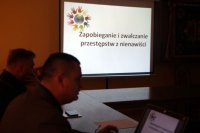 Warsztaty dla policjantów poświęcone wielokulturowości i zwalczaniu przestępstw z nienawiści