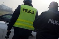 Policjanci i Mikołaje podczas akcji żorskiej drogówki