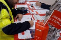 Policjanci wspierają akcję Fundacji DKMS