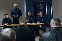 Komendant Miejski Policji w Żorach wita uczestników debaty