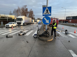 Policjanci ustalają przebieg zdarzenia