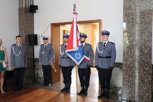 Obchody Święta Policji w Żorach, policjanci oraz zaproszeni goście w trakcie uroczystej zbiórki