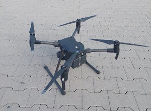 Policyjny dron przed startem