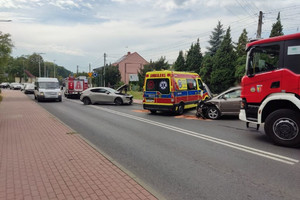 Na zdjęciu widać miejsce zdarzenia drogowego.