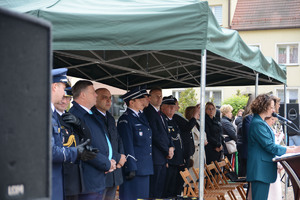 Na zdjęciu widać zaproszonych przedstawicieli władz miasta.