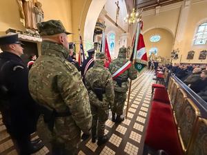 Na zdjęciach widać przebieg uroczystości poświęconej odsłonięciu pamiątkowej tablicy.Na zdjęciach widać przebieg uroczystości poświęconej odsłonięciu pamiątkowej tablicy.