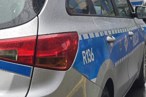 Na zdjęciu widać policyjny radiowóz