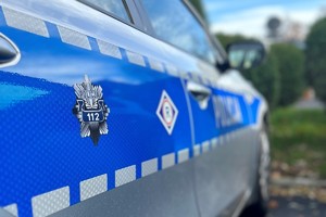 Na zdjęciu widać policyjny radiowóz.