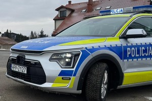 Na zdjęciu widać policyjny radiowóz.