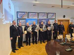 Na zdjęciu widać przebieg odprawy rocznej, policjantów i zaproszonych gości.