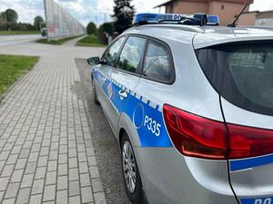 Na zdjęciu widać policyjny radiowóz.