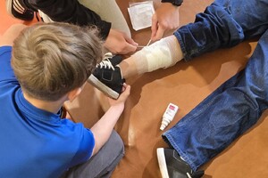 Na zdjęciu widać przebieg turnieju bezpieczeństwa ruchu drogowego.