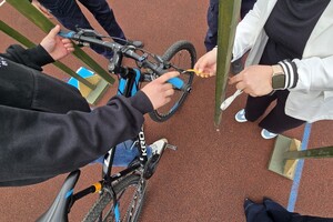 Na zdjęciu widać przebieg turnieju bezpieczeństwa ruchu drogowego.