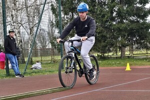 Na zdjęciu widać przebieg turnieju bezpieczeństwa ruchu drogowego.