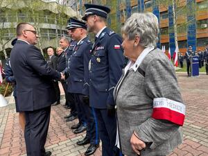 Na zdjęciu widać policjantów w trakcie uroczystości.