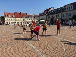 Na zdjęciu widać przebieg rywalizacji w ramach turnieju Streetballa w Żorach.