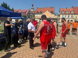 Na zdjęciu widać przebieg rywalizacji w ramach turnieju Streetballa w Żorach.