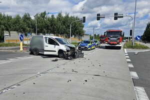 Na zdjęciu widać miejsce wypadku drogowego.