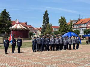 Na zdjęciu widać uroczyste obchody Święta Policji 2026 żorskiej Policji na Rynku w Żorach.