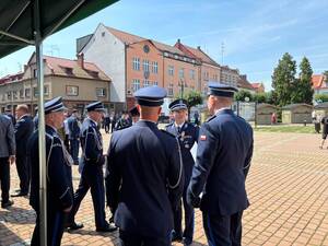 Na zdjęciu widać uroczyste obchody Święta Policji 2026 żorskiej Policji na Rynku w Żorach.