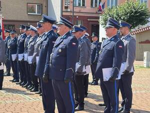 Na zdjęciu widać uroczyste obchody Święta Policji 2026 żorskiej Policji na Rynku w Żorach.