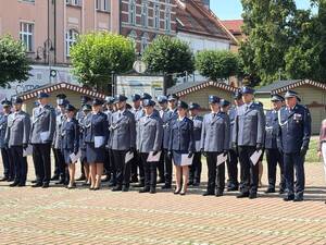 Na zdjęciu widać uroczyste obchody Święta Policji 2026 żorskiej Policji na Rynku w Żorach.