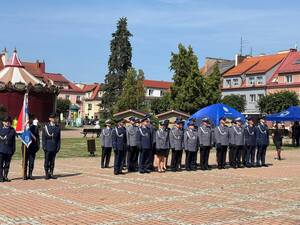 Na zdjęciu widać uroczyste obchody Święta Policji 2026 żorskiej Policji na Rynku w Żorach.