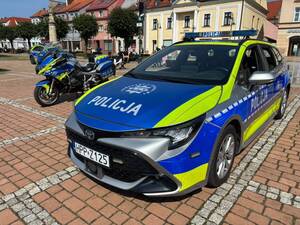 Na zdjęciu widać uroczyste obchody Święta Policji 2026 żorskiej Policji na Rynku w Żorach.