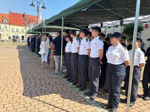 Na zdjęciu widać uroczyste obchody Święta Policji 2026 żorskiej Policji na Rynku w Żorach.