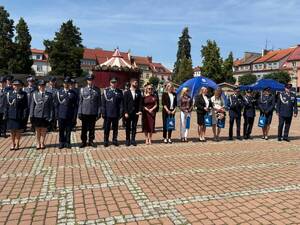 Na zdjęciu widać uroczyste obchody Święta Policji 2026 żorskiej Policji na Rynku w Żorach.