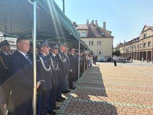 Na zdjęciu widać uroczyste obchody Święta Policji 2026 żorskiej Policji na Rynku w Żorach.