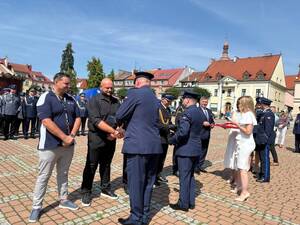 Na zdjęciu widać uroczyste obchody Święta Policji 2026 żorskiej Policji na Rynku w Żorach.