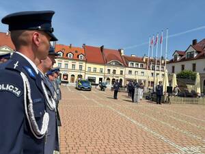 Na zdjęciu widać uroczyste obchody Święta Policji 2026 żorskiej Policji na Rynku w Żorach.
