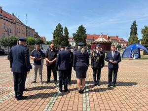 Na zdjęciu widać uroczyste obchody Święta Policji 2026 żorskiej Policji na Rynku w Żorach.