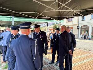 Na zdjęciu widać uroczyste obchody Święta Policji 2026 żorskiej Policji na Rynku w Żorach.
