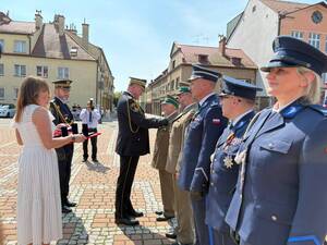 Na zdjęciu widać uroczyste obchody Święta Policji 2026 żorskiej Policji na Rynku w Żorach.