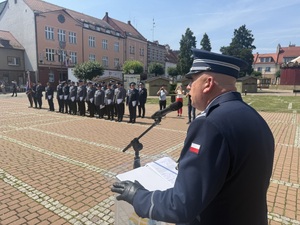 Na zdjęciu widać uroczyste obchody Święta Policji 2026 żorskiej Policji na Rynku w Żorach.