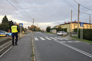 Na zdjęciu widać policjanta i miejsce
