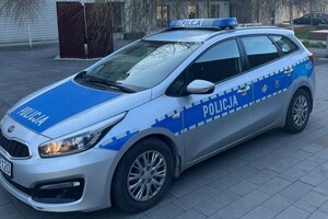 Na zdjęciu widać policyjny radiowóz.