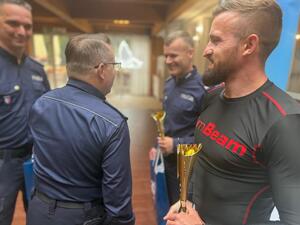 Na zdjęciu widać przebieg zawodów OCR z udziałem policjantów.